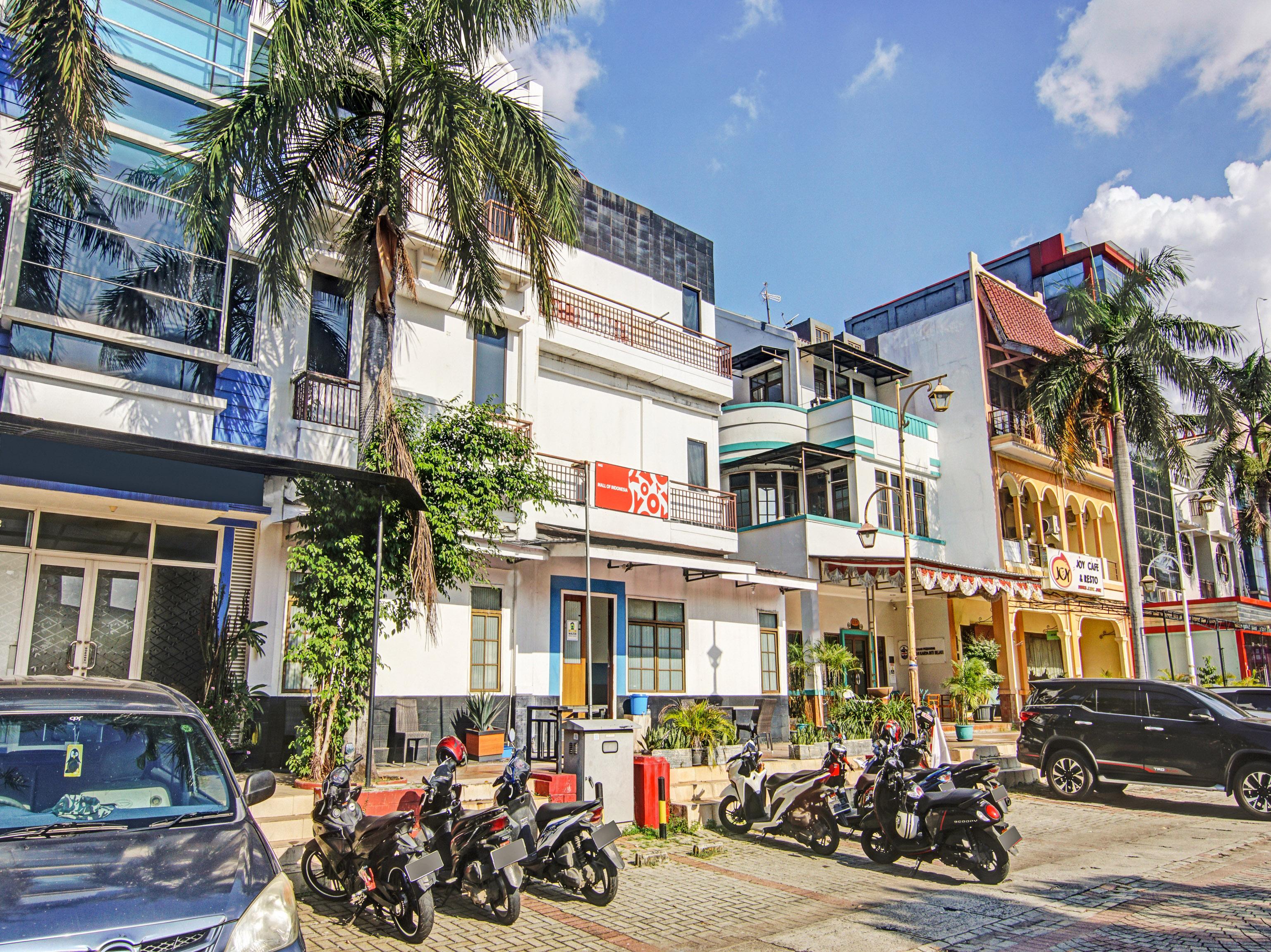 Oyo 90422 Mall Of Indonesia