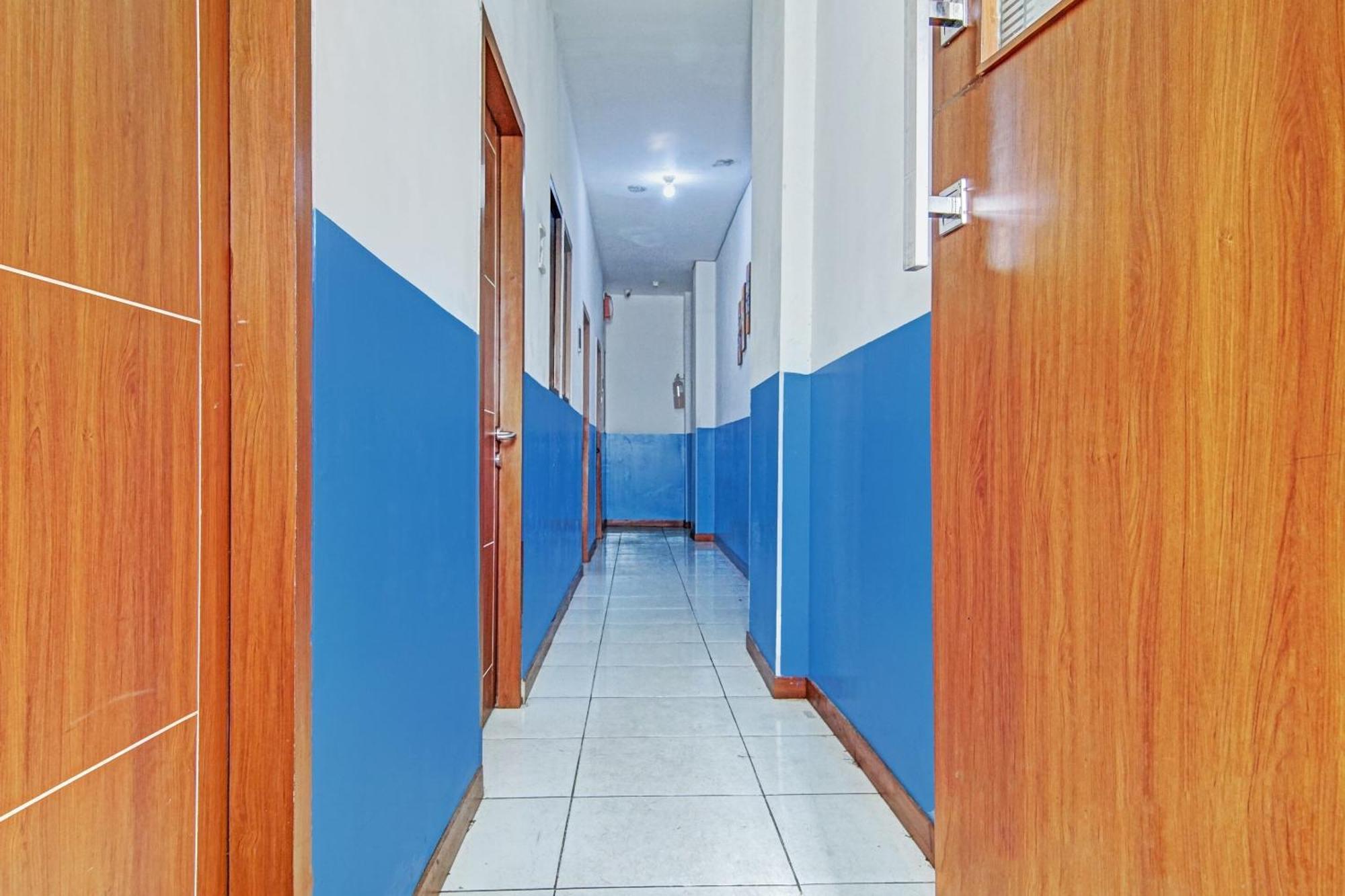 Hotel Oyo 90422 Mall Of Indonesia