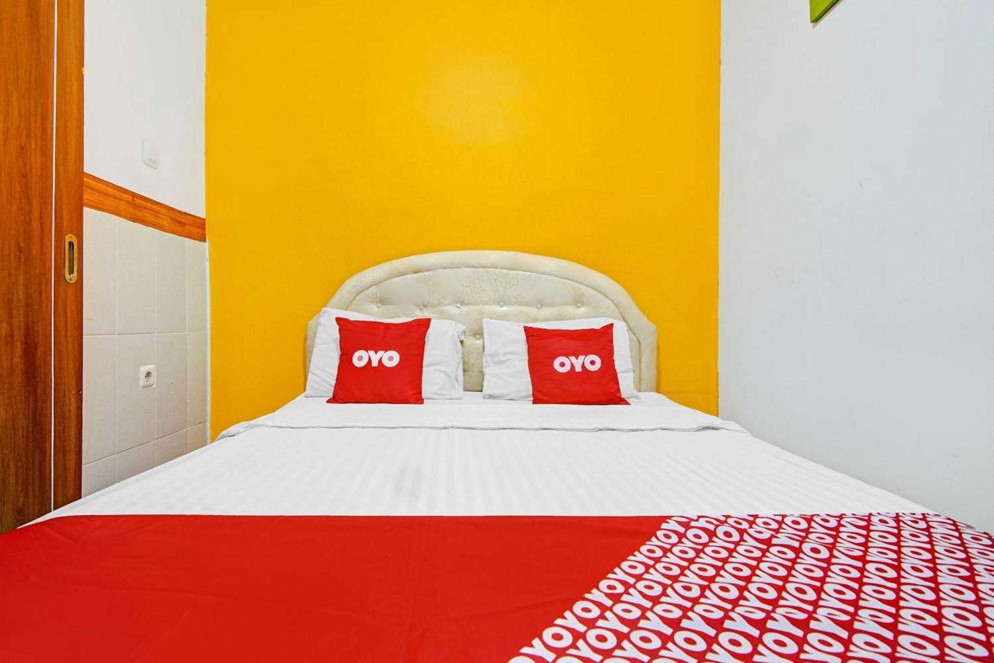 Super Oyo 90422 Mall Of Indonesia Hotel