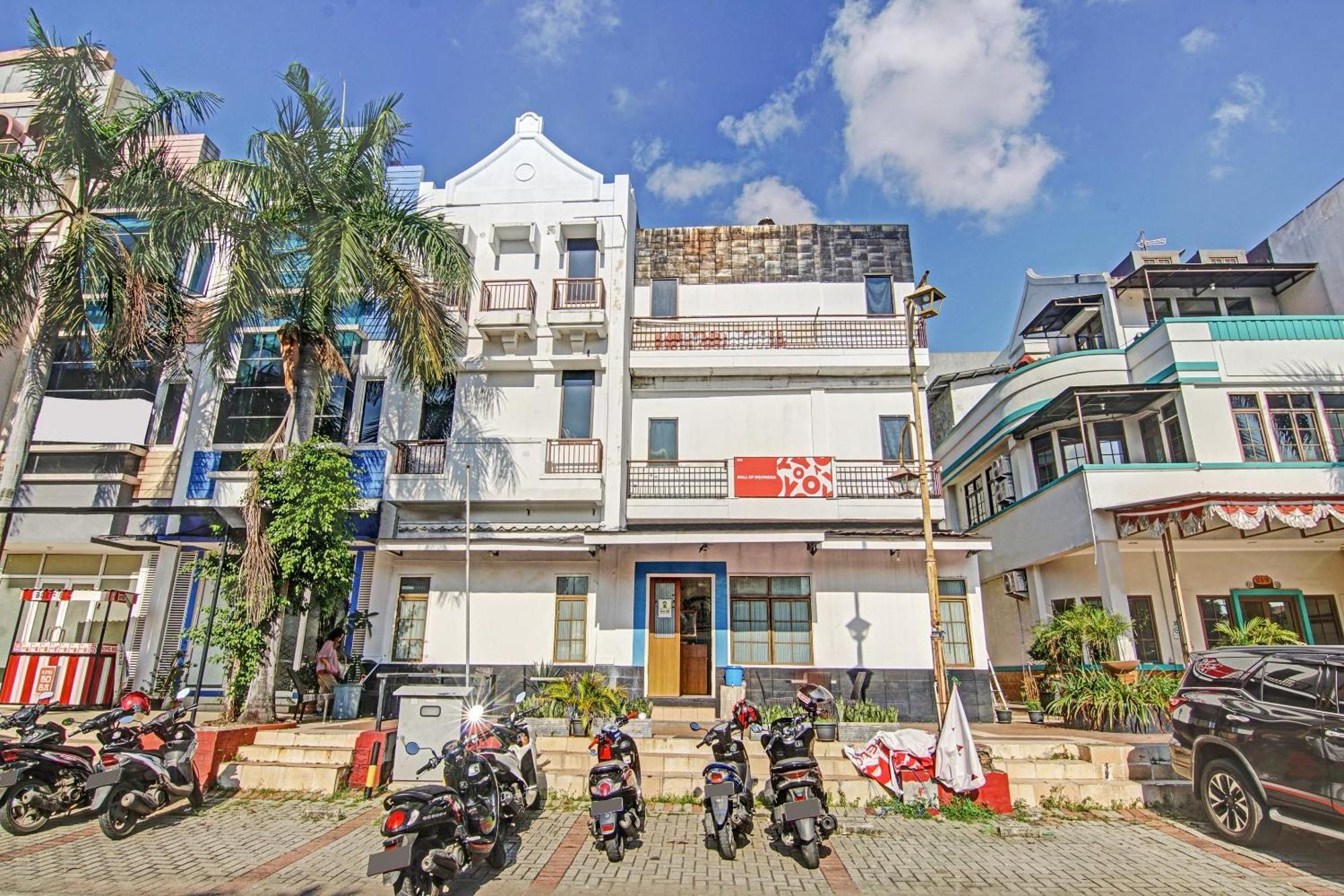 Super Oyo 90422 Mall Of Indonesia Hotel