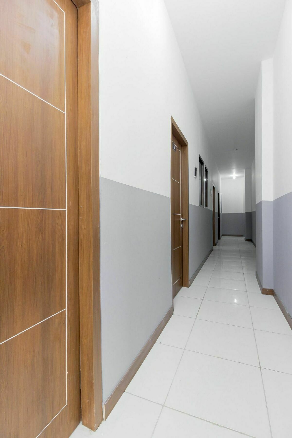 Super Oyo 90422 Mall Of Indonesia Hotel